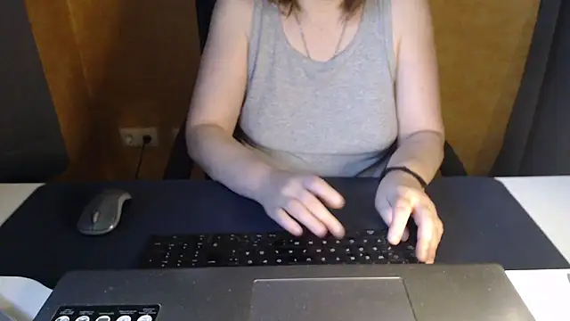 Snapshot of Sweet_Phoenix chatting on July 19, 2026, 8:07 am Sweet Phoenix online show from July 19, 2026, 8:07 am
