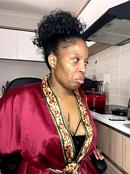 Snapshot of Thando04 chatting on September 13, 2025, 12:05 pm Thando04 online show from September 13, 2025, 12:05 pm