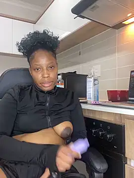 Snapshot of Thando04 chatting on September 18, 2025, 5:15 pm Thando04 online show from September 18, 2025, 5:15 pm