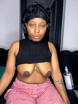 Snapshot of Thando04 chatting on October 19, 2025, 5:46 pm Thando04 online show from October 19, 2025, 5:46 pm