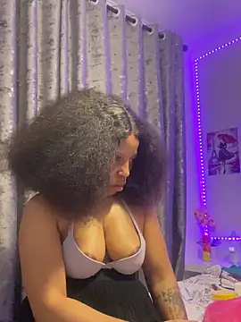 Snapshot of Thando04 chatting on April 11, 2026, 11:53 pm Thando04 online show from April 11, 2026, 11:53 pm