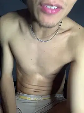 gabrielzinnnn085 online show from December 14, 2025, 4:07 am