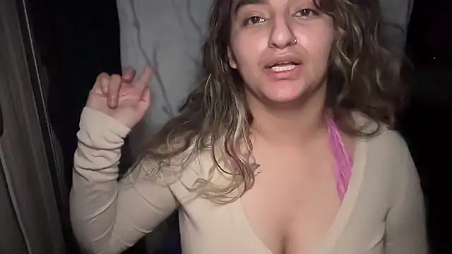 mamifresita online show from November 23, 2025, 3:50 am