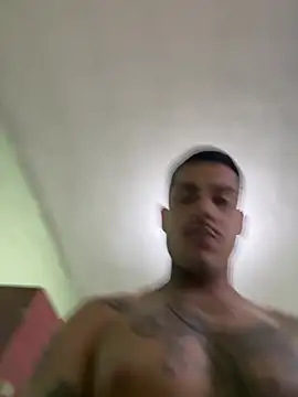 TiagopirocudoMG online show from April 15, 2026, 5:20 pm