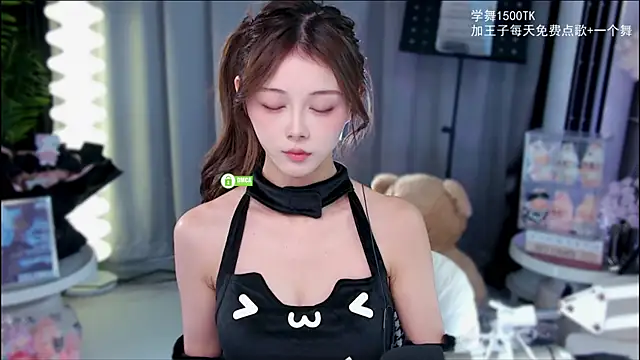 xixibaby- online show from December 4, 2025, 12:58 pm