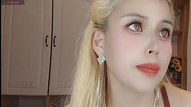 Lucky-xiuxiu online show from March 6, 2025, 6:08 am