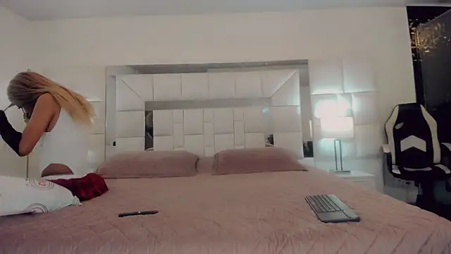 Gisele fox online show from March 14, 2025, 7:23 pm