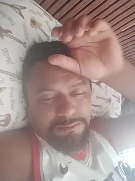 Snapshot of Castroperra chatting on January 15, 2026, 12:32 pm Castroperra online show from January 15, 2026, 12:32 pm