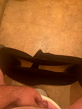 Snapshot of balint35 chatting on October 23, 2025, 9:13 pm balint35 online show from October 23, 2025, 9:13 pm