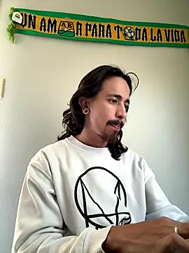 Snapshot of hair_mora chatting on November 9, 2025, 7:34 pm hair mora online show from November 9, 2025, 7:34 pm