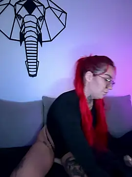 Mia-Fuchs online show from September 29, 2025, 5:34 am