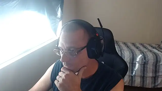 Dubesnackes online show from November 4, 2025, 8:52 pm