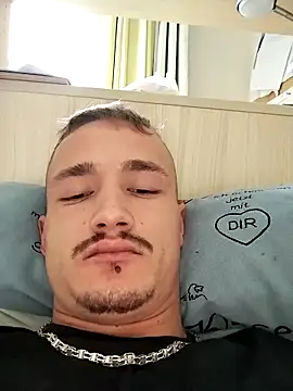 Snapshot of frankthefuck69 chatting on November 15, 2025, 10:12 am frankthefuck69 online show from November 15, 2025, 10:12 am