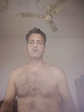 Snapshot of MAGNETICDADDY8 chatting on October 3, 2025, 3:47 am MAGNETICDADDY8 online show from October 3, 2025, 3:47 am