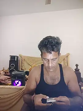 Snapshot of MAGNETICDADDY8 chatting on October 15, 2025, 9:26 pm MAGNETICDADDY8 online show from October 15, 2025, 9:26 pm