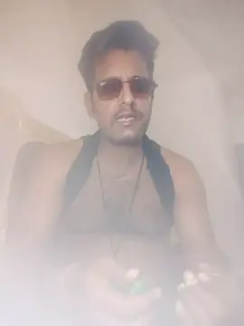 MAGNETICDADDY8 online show from October 28, 2025, 3:47 pm