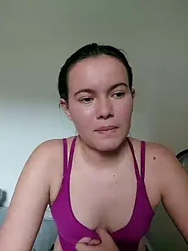 camillebr online show from January 13, 2025, 3:26 pm