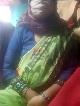 Snapshot of YourHotRandi chatting on February 5, 2026, 6:23 pm YourHotRandi online show from February 5, 2026, 6:23 pm