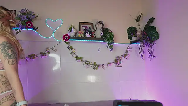 Snapshot of bri_cullen chatting on September 11, 2025, 2:17 pm bri cullen online show from September 11, 2025, 2:17 pm