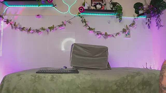 Snapshot of bri_cullen chatting on September 16, 2025, 2:40 pm bri cullen online show from September 16, 2025, 2:40 pm