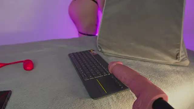 Snapshot of bri_cullen chatting on September 24, 2025, 3:04 pm bri cullen online show from September 24, 2025, 3:04 pm