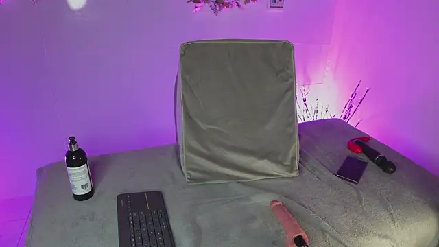 Snapshot of bri_cullen chatting on September 25, 2025, 3:10 am bri cullen online show from September 25, 2025, 3:10 am