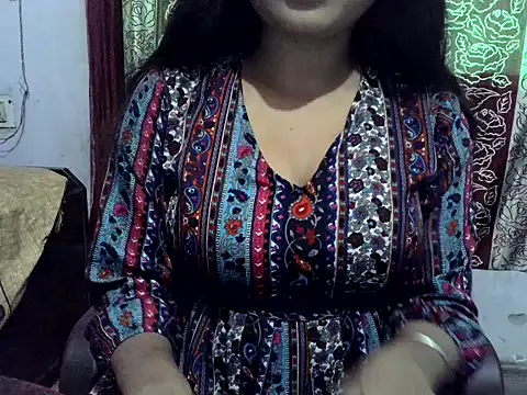 SIYA MAVI online show from November 3, 2025, 4:36 am