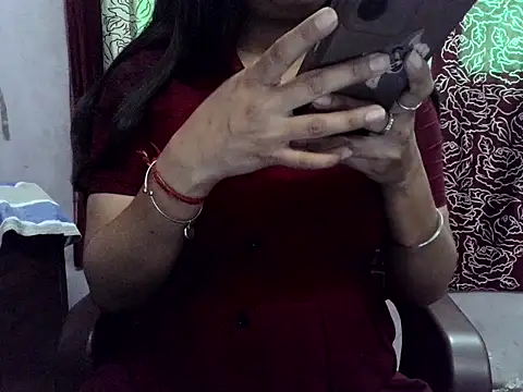 SIYA MAVI online show from February 4, 2026, 4:51 am