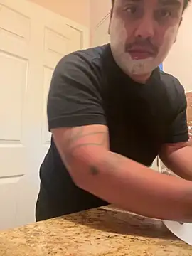 Snapshot of LA_cloudzzpnp chatting on January 4, 2025, 7:03 am LA cloudzzpnp online show from January 4, 2025, 7:03 am