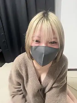Snapshot of Hikaru-chan chatting on January 17, 2025, 10:45 pm Hikaru-chan online show from January 17, 2025, 10:45 pm