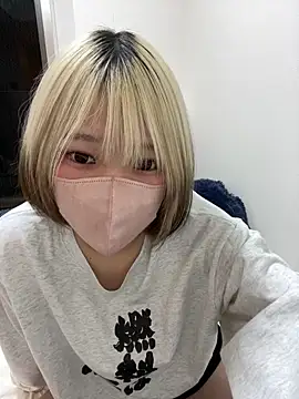 Snapshot of Hikaru-chan chatting on February 5, 2025, 5:09 pm Hikaru-chan online show from February 5, 2025, 5:09 pm