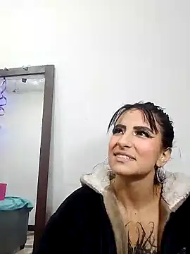 Anniee x online show from October 7, 2025, 1:08 pm