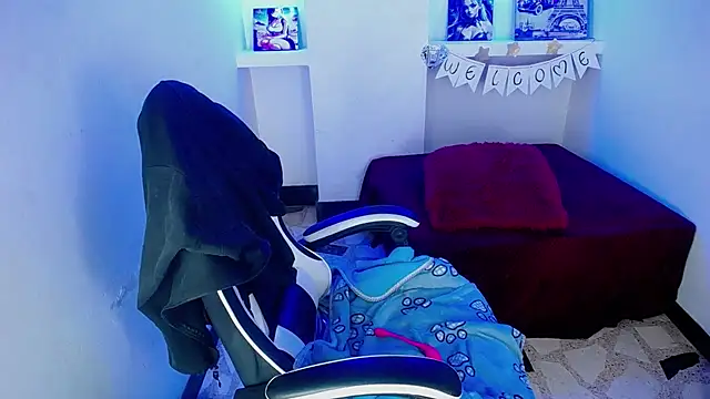 Snapshot of Anniee_x chatting on February 21, 2026, 11:11 am Anniee x online show from February 21, 2026, 11:11 am