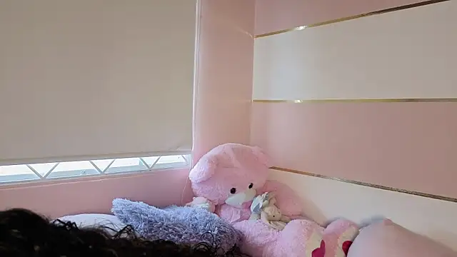 Charlotte  Miller online show from October 21, 2025, 11:33 am