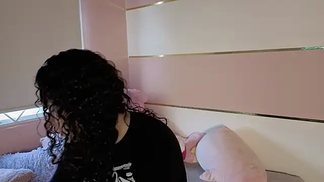 Charlotte  Miller online show from October 22, 2025, 11:43 am