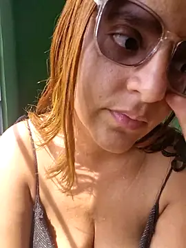 AliceRuivinha2 online show from November 26, 2025, 4:30 pm