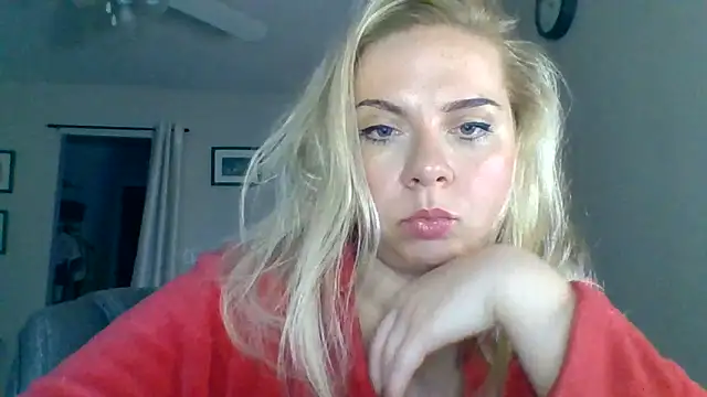 HappyIva online show from October 19, 2025, 5:35 pm