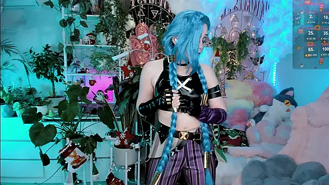 cutelittlepuff online show from January 7, 2025, 6:24 pm