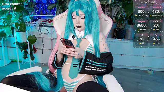 cutelittlepuff online show from March 7, 2026, 4:04 pm