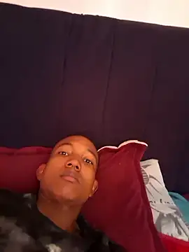 Snapshot of EmiroAndr3S chatting on January 8, 2026, 4:42 pm EmiroAndr3S online show from January 8, 2026, 4:42 pm