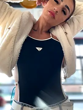 Samantha bigboobs online show from October 29, 2025, 10:00 pm