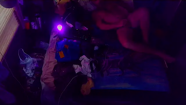 bluedragon0525 online show from October 11, 2025, 5:44 pm