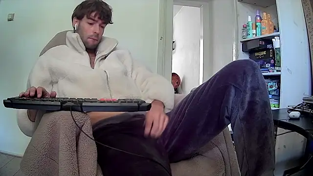 Snapshot of onesieboyx chatting on October 2, 2025, 11:17 am onesieboyx online show from October 2, 2025, 11:17 am