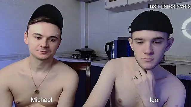 Snapshot of michael_sexdevil chatting on January 21, 2025, 3:43 pm michael sexdevil online show from January 21, 2025, 3:43 pm