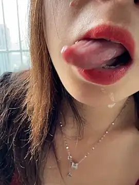 SSSniang- online show from October 28, 2025, 1:31 am