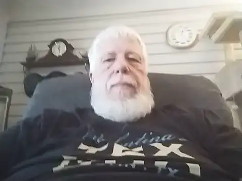 Snapshot of Futura_intx chatting on June 2, 2026, 5:26 pm Futura intx online show from June 2, 2026, 5:26 pm