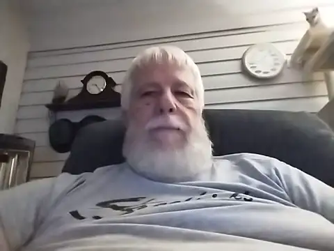 Snapshot of Futura_intx chatting on June 9, 2026, 2:23 am Futura intx online show from June 9, 2026, 2:23 am