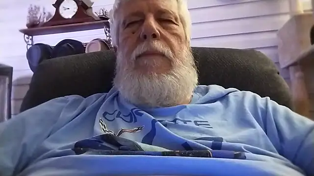 Snapshot of Futura_intx chatting on June 24, 2026, 1:48 am Futura intx online show from June 24, 2026, 1:48 am