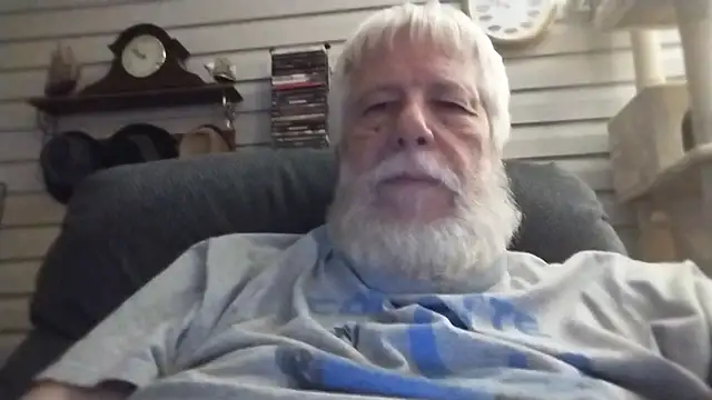 Snapshot of Futura_intx chatting on July 4, 2026, 2:51 am Futura intx online show from July 4, 2026, 2:51 am