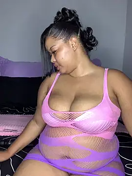 sexytinashe21 online show from March 18, 2026, 8:23 pm